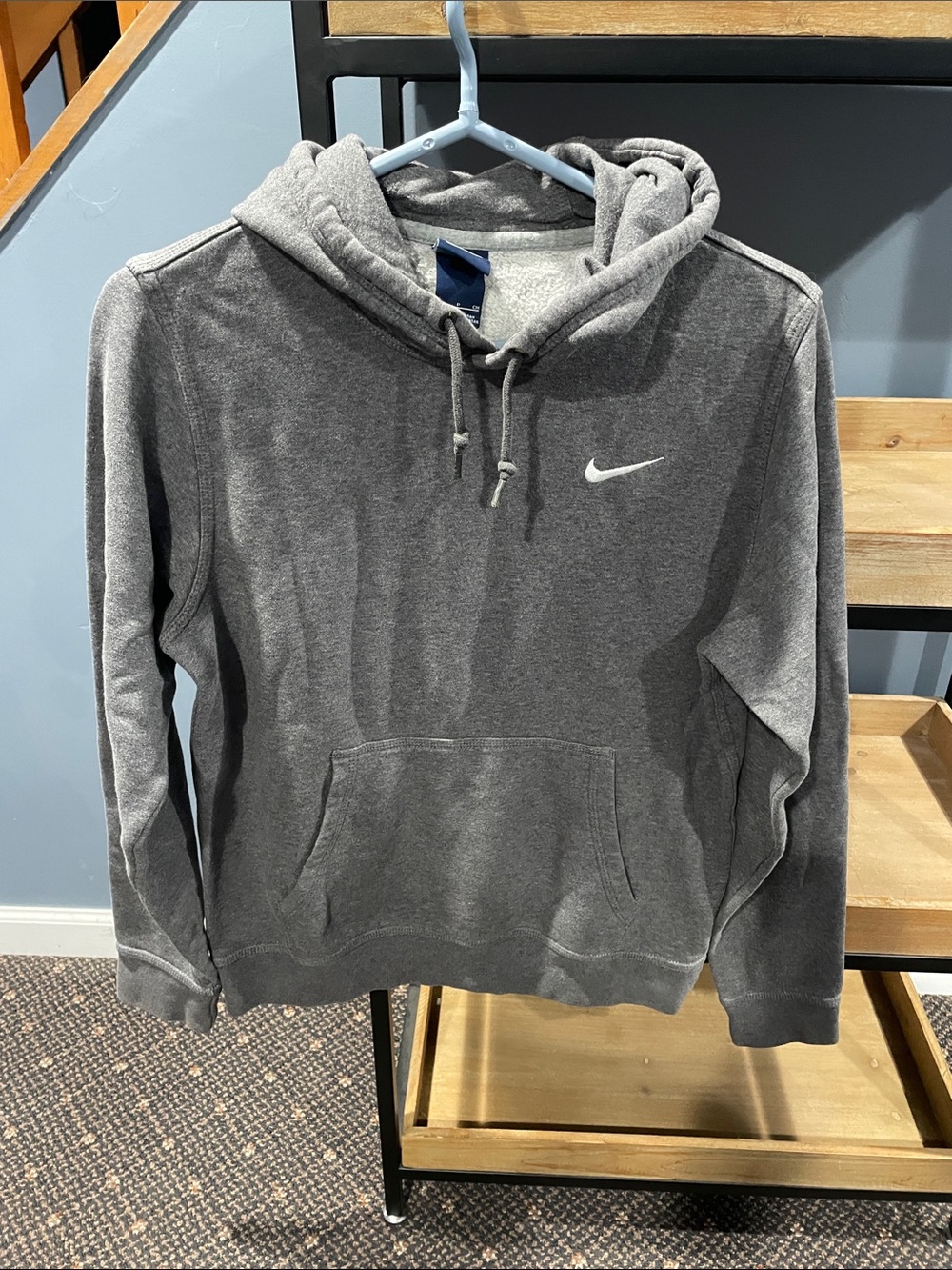 Nike Men’s Charcoal Gray Pullover Hoodie with Swoosh